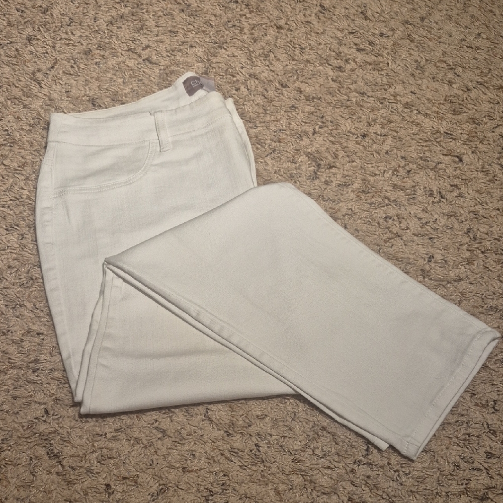 Chico's White Straight Leg  Ankle Jeans Size 1